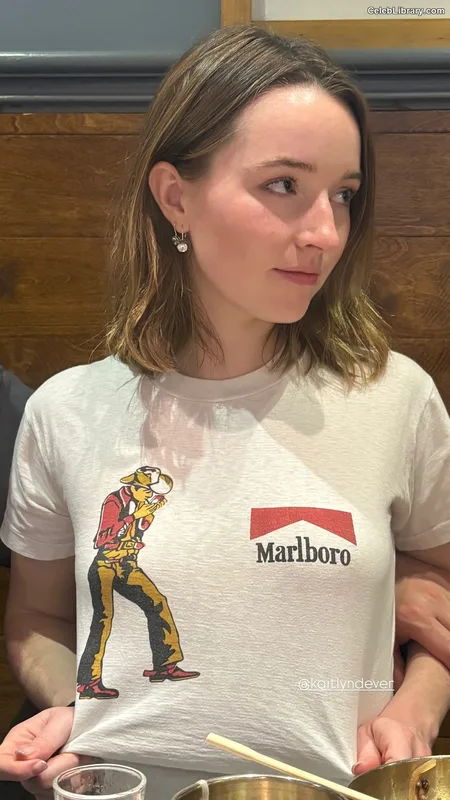 Kaitlyn Dever photo 13 of 880