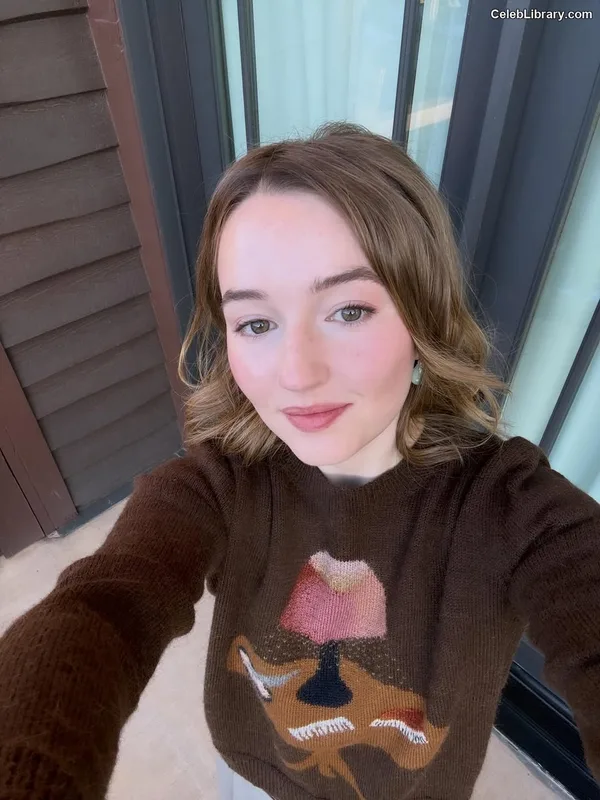 Kaitlyn Dever photo 18 of 880