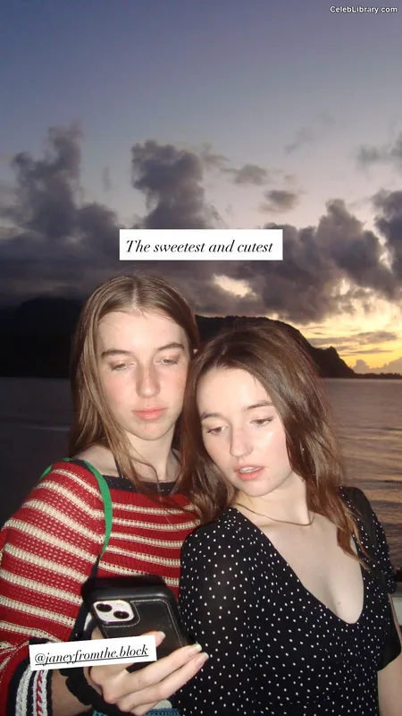 Kaitlyn Dever photo 22 of 880