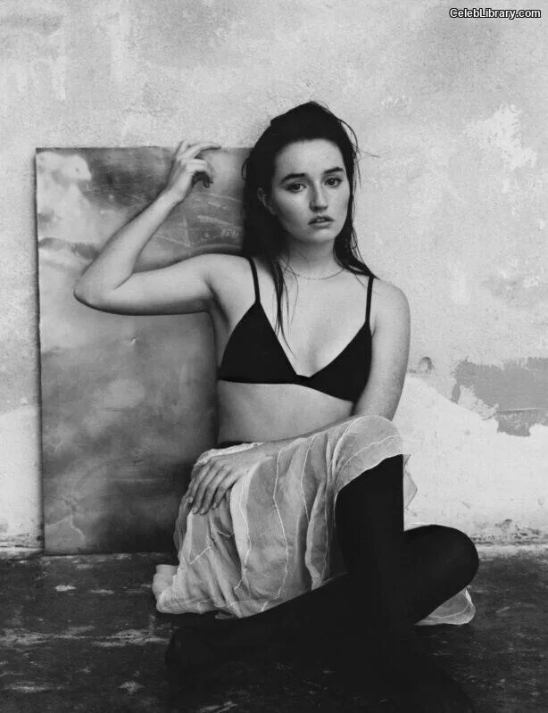 Kaitlyn Dever photo 4 of 880