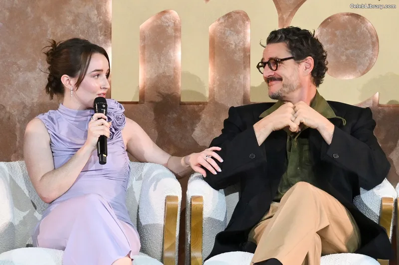 Kaitlyn Dever photo 17 of 880