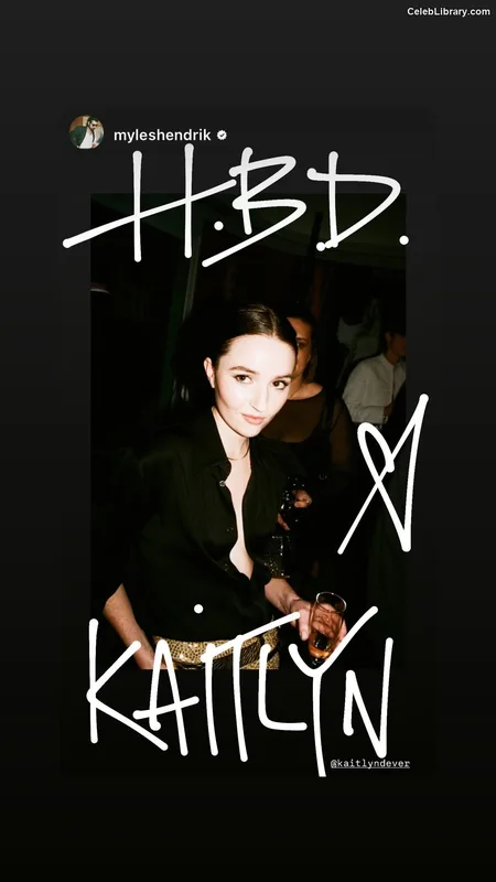 Kaitlyn Dever photo 1 of 880