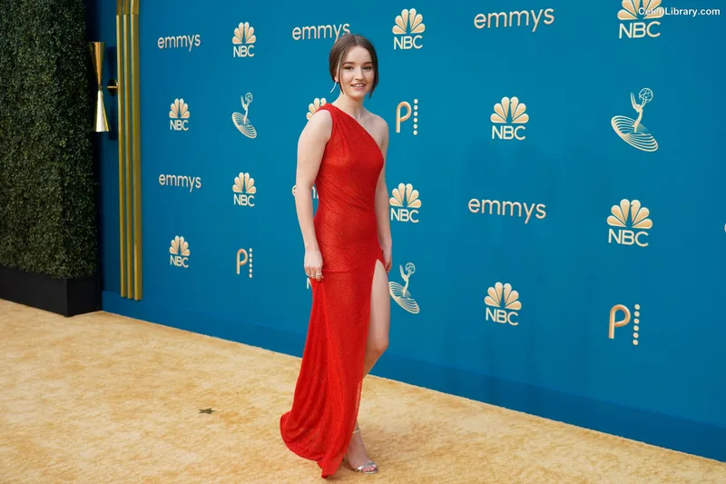 Kaitlyn Dever photo 6 of 880