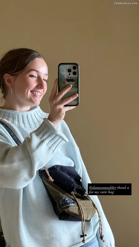 Kaitlyn Dever photo 22 of 880