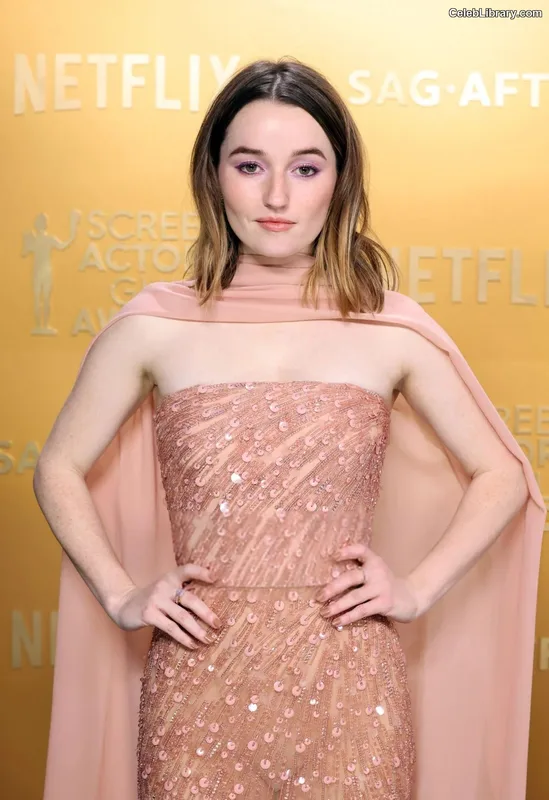 Kaitlyn Dever photo 18 of 880