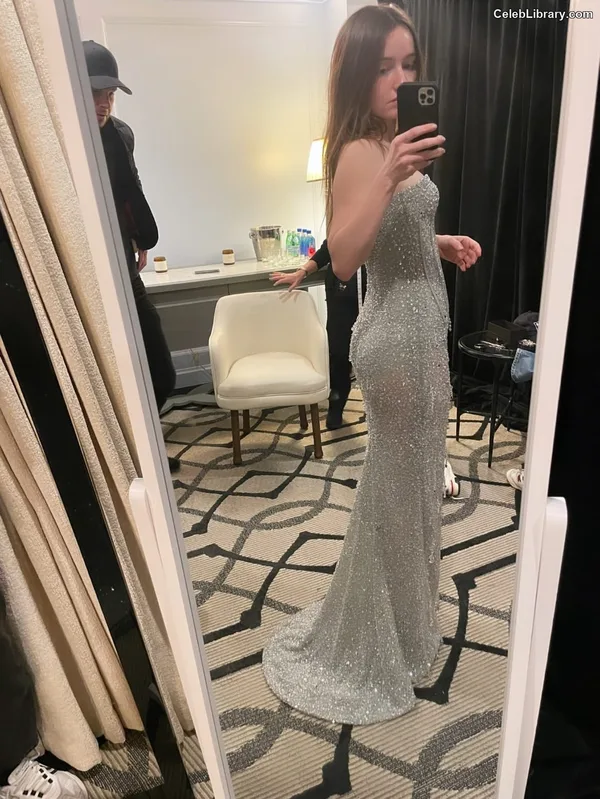 Kaitlyn Dever photo 18 of 880
