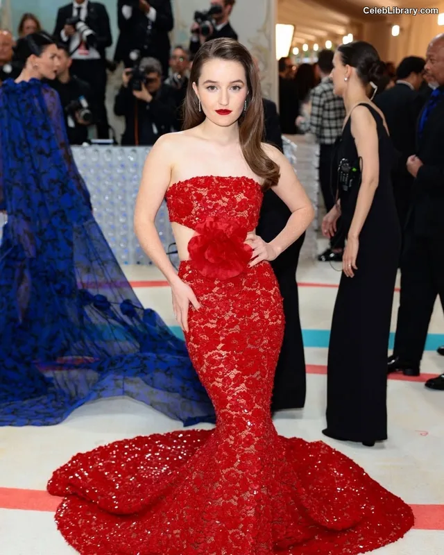 Kaitlyn Dever photo 23 of 880