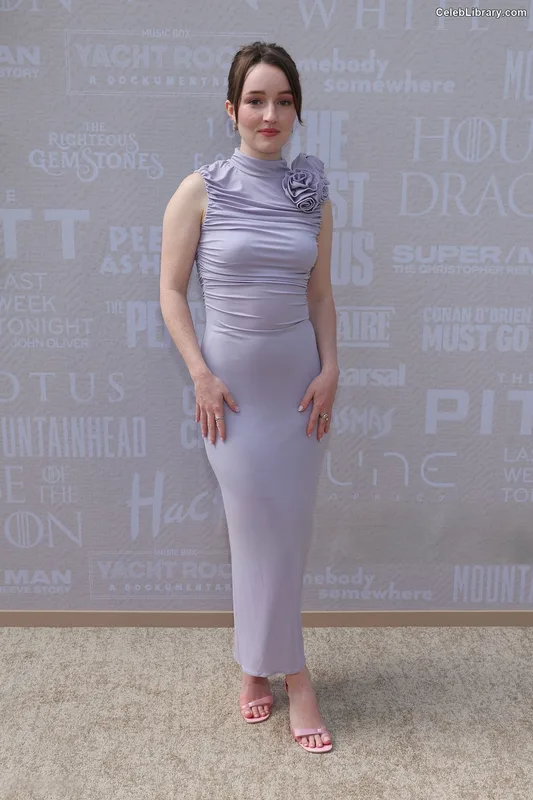 Kaitlyn Dever photo 9 of 880