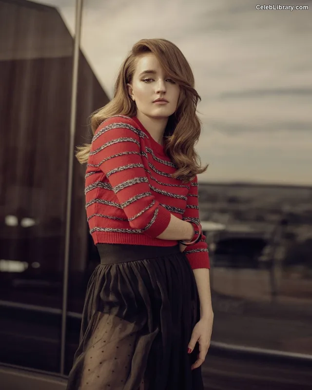 Kaitlyn Dever photo 13 of 880