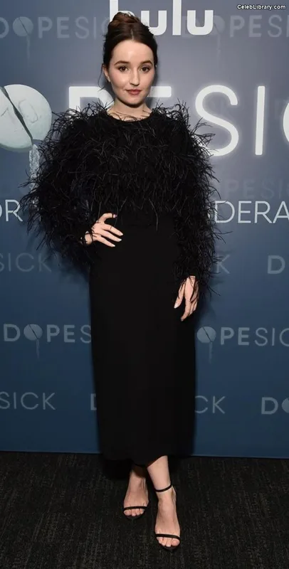 Kaitlyn Dever photo 8 of 880