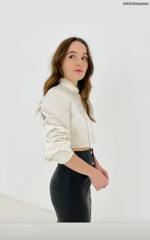 Kaitlyn Dever photo 9 of 880