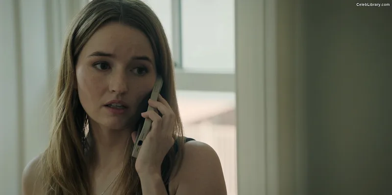 Kaitlyn Dever photo 11 of 880