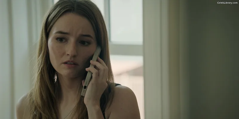 Kaitlyn Dever photo 12 of 880