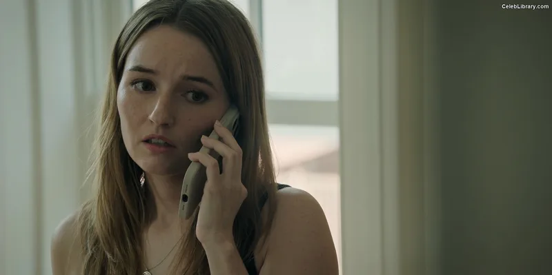 Kaitlyn Dever photo 13 of 880