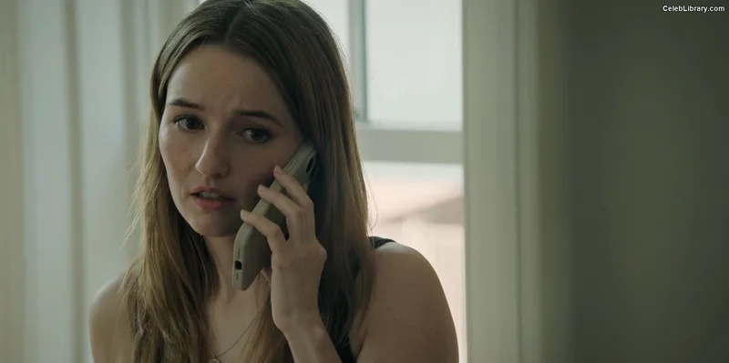 Kaitlyn Dever photo 14 of 880
