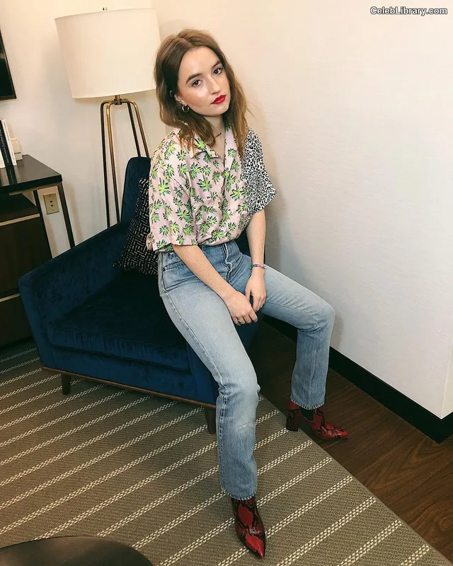 Kaitlyn Dever photo 17 of 880