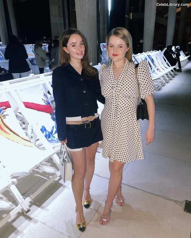 Kaitlyn Dever photo 17 of 880