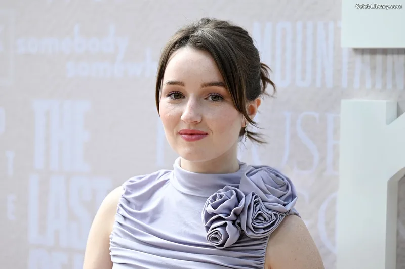 Kaitlyn Dever photo 9 of 880