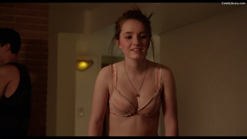Kaitlyn Dever photo 15 of 880