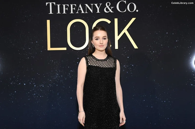 Kaitlyn Dever photo 21 of 880
