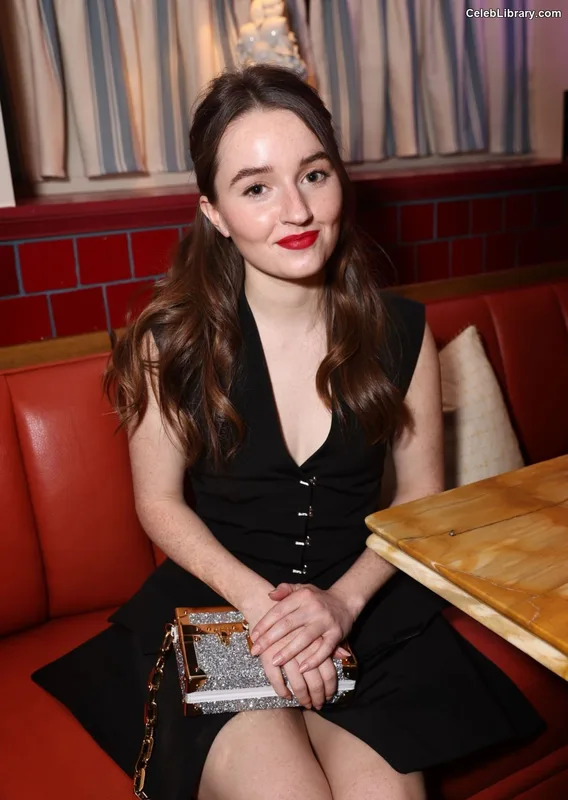 Kaitlyn Dever photo 24 of 880