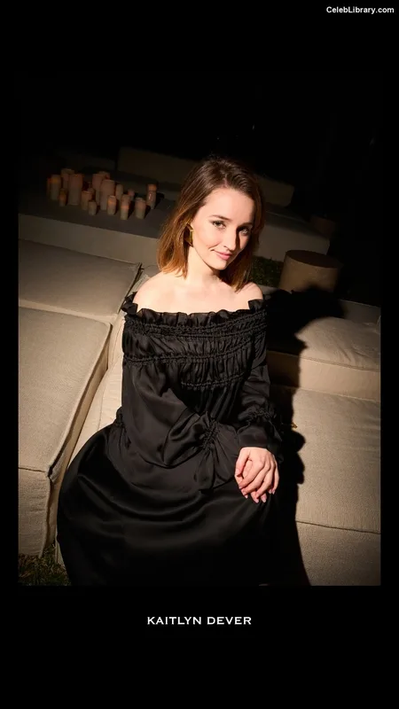 Kaitlyn Dever photo 7 of 880