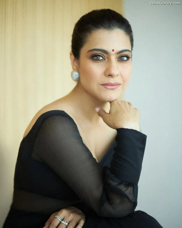 Kajol Devgan photo 4 of 11
