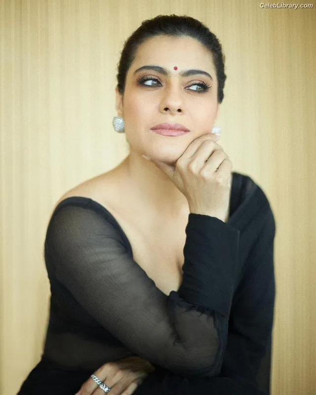 Kajol Devgan photo 6 of 11