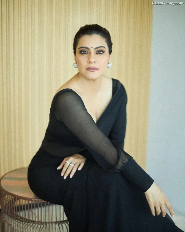 Kajol Devgan photo 7 of 11