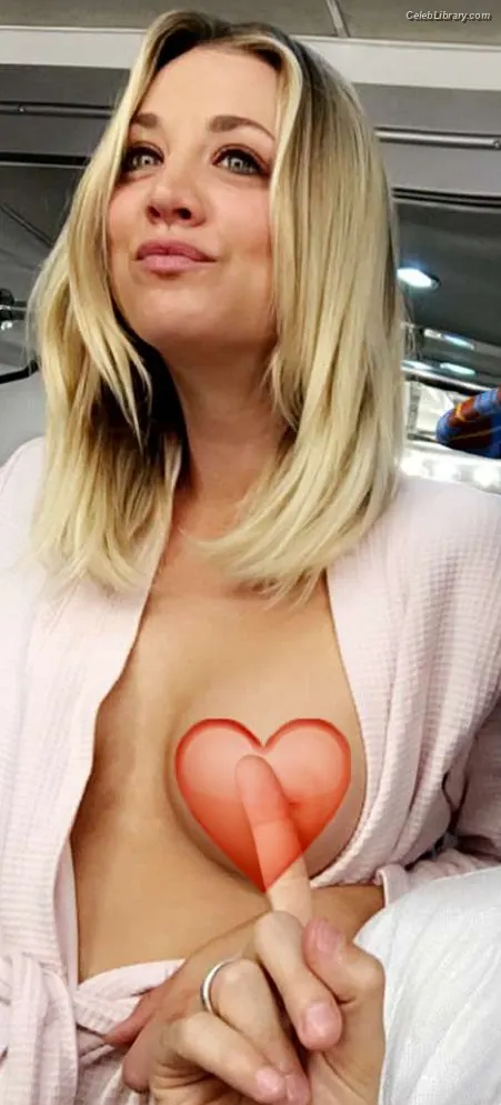Kaley Cuoco photo 16 of 785
