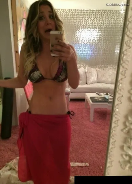 Kaley Cuoco photo 2 of 785