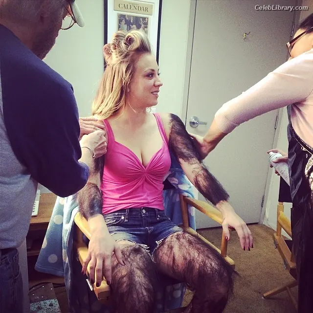Kaley Cuoco photo 7 of 785