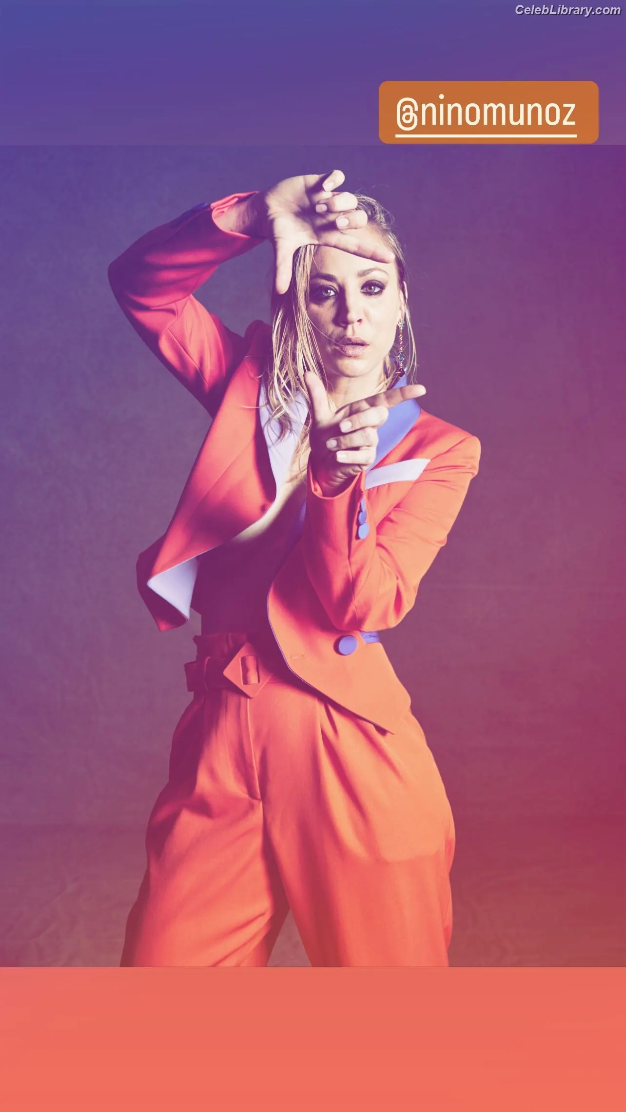 Kaley Cuoco photo 4 of 785
