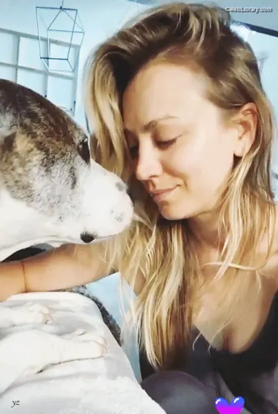 Kaley Cuoco photo 15 of 785