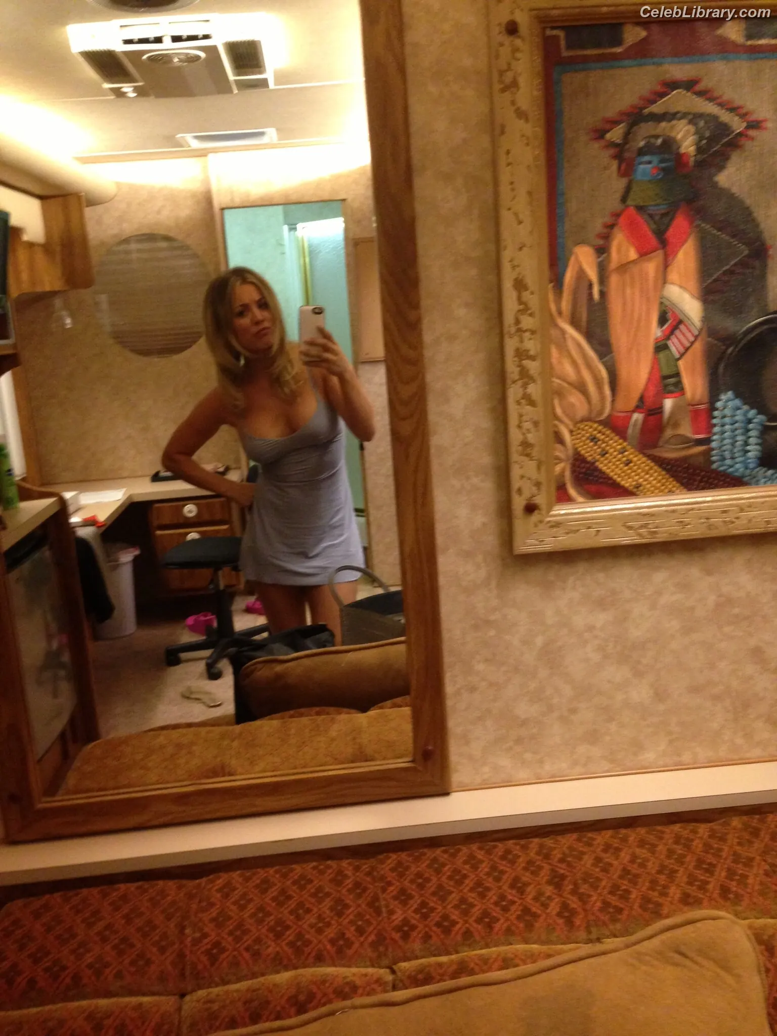 Kaley Cuoco photo 3 of 785