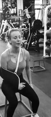 Kaley Cuoco photo 7 of 785
