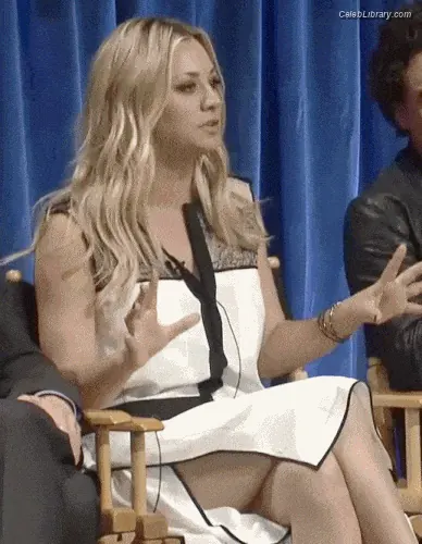 Kaley Cuoco photo 18 of 785