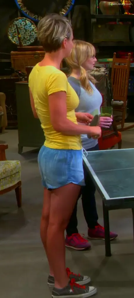 Kaley Cuoco photo 1 of 785