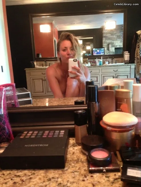 Kaley Cuoco photo 20 of 736