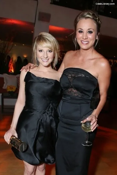 Kaley Cuoco photo 1 of 736