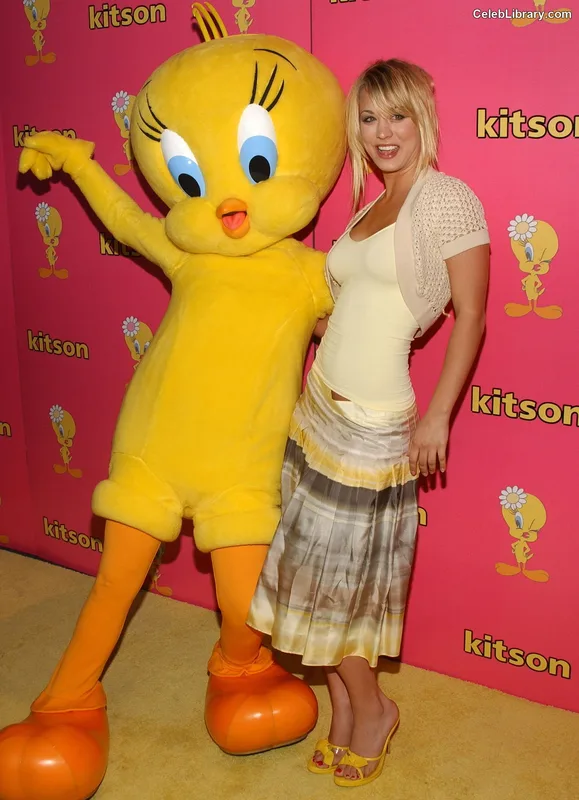 Kaley Cuoco photo 24 of 736