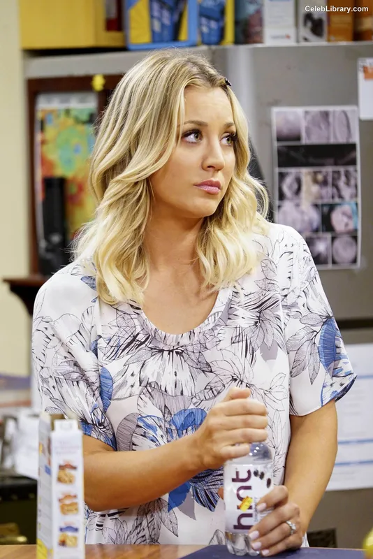 Kaley Cuoco photo 7 of 736