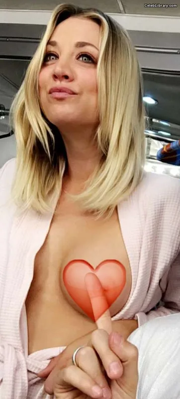 Kaley Cuoco photo 15 of 736