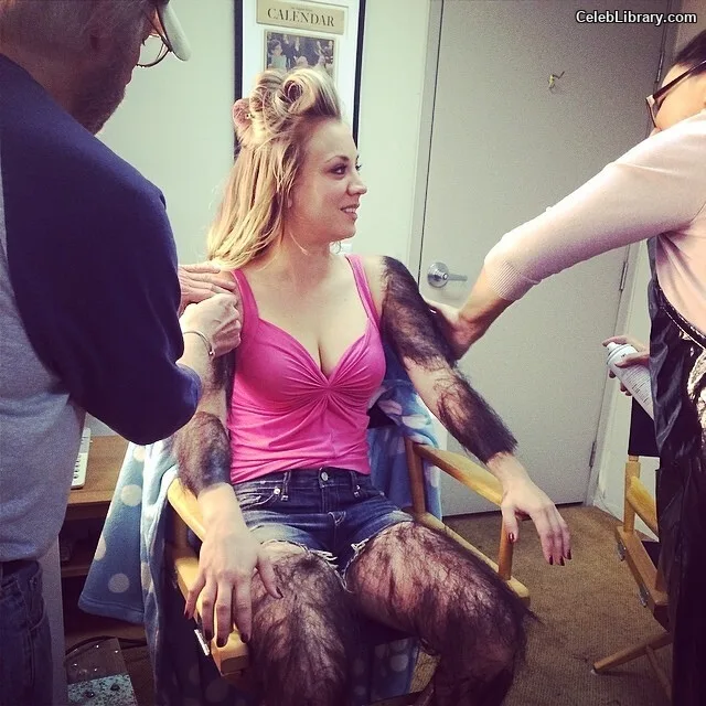 Kaley Cuoco photo 5 of 736