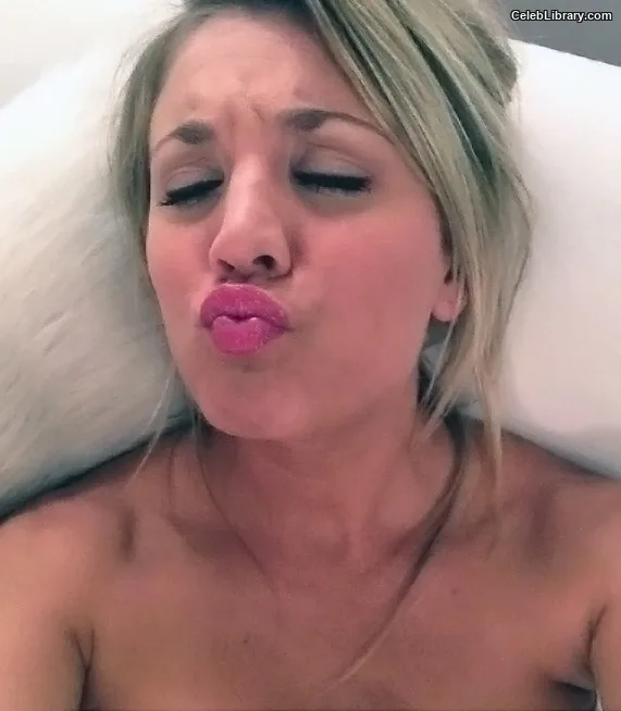 Kaley Cuoco photo 15 of 736