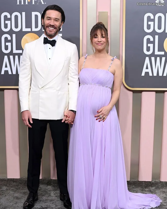 Kaley Cuoco photo 24 of 736