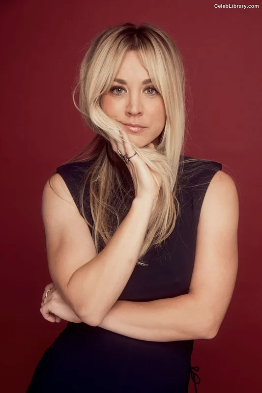 Kaley Cuoco photo 21 of 736