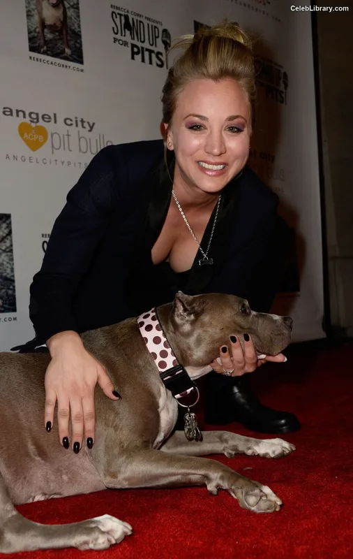 Kaley Cuoco photo 9 of 736