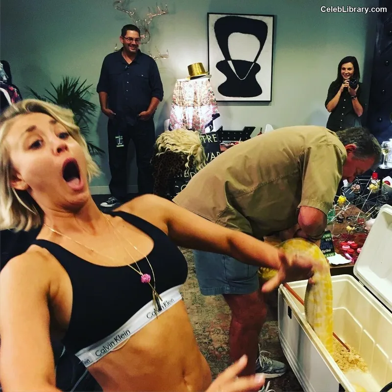 Kaley Cuoco photo 4 of 736