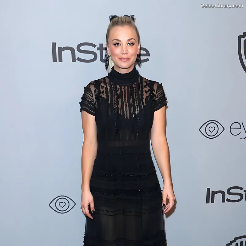 Kaley Cuoco photo 10 of 736
